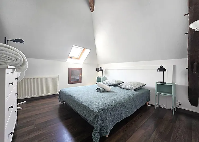 Dom wakacyjny Magnifique En Pierres Au Coeur De Antonin Noble Val - Piscine Et Jardin Prives -10 Personnes *