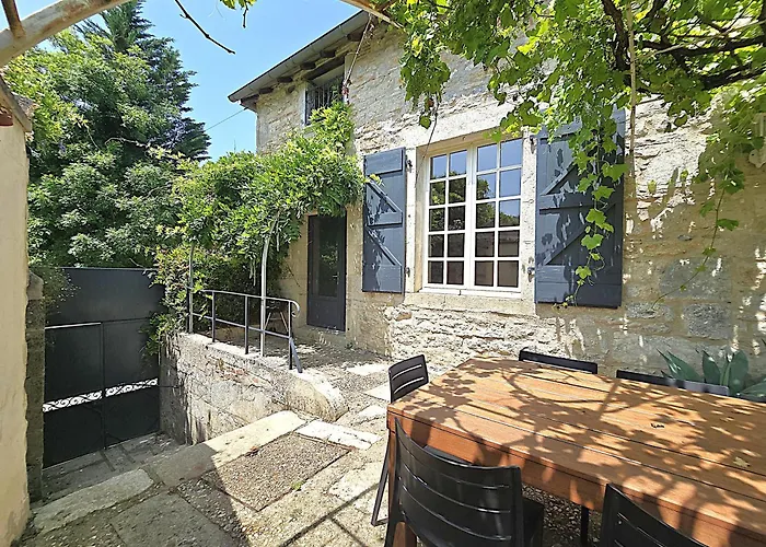 Dom wakacyjny Magnifique En Pierres Au Coeur De Antonin Noble Val - Piscine Et Jardin Prives -10 Personnes