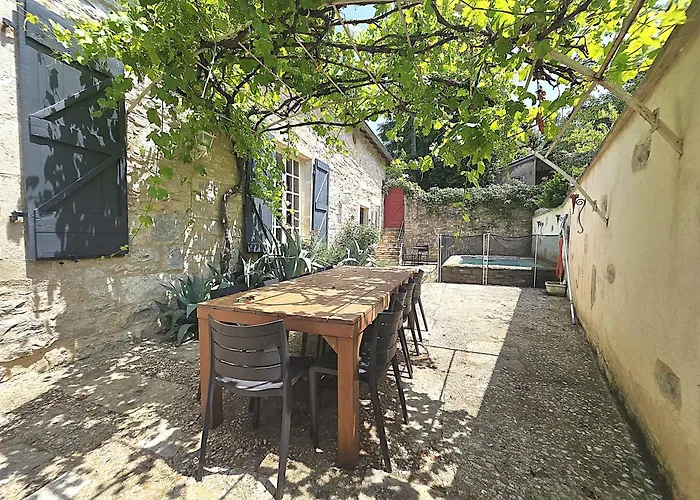 Dom wakacyjny Magnifique En Pierres Au Coeur De Antonin Noble Val - Piscine Et Jardin Prives -10 Personnes *