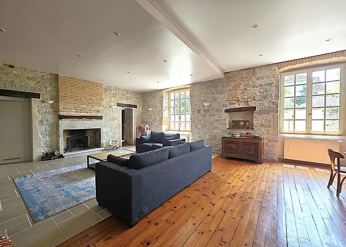 Dom wakacyjny Magnifique En Pierres Au Coeur De Antonin Noble Val - Piscine Et Jardin Prives -10 Personnes *