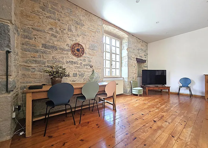 Dom wakacyjny Magnifique En Pierres Au Coeur De Antonin Noble Val - Piscine Et Jardin Prives -10 Personnes *